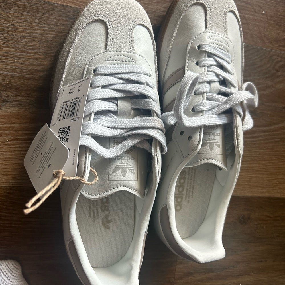 Adidas Samba Women’s White/Beige 7.5 US